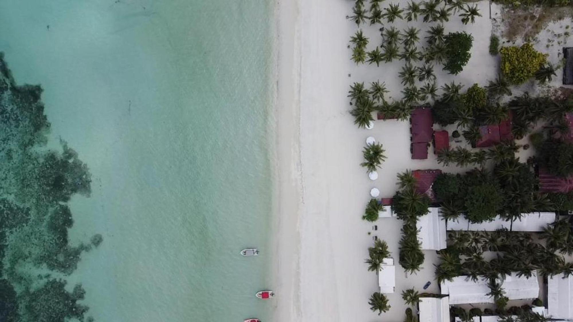 Beach Placid Resort Powered By Cocotel Ocoy エクステリア 写真