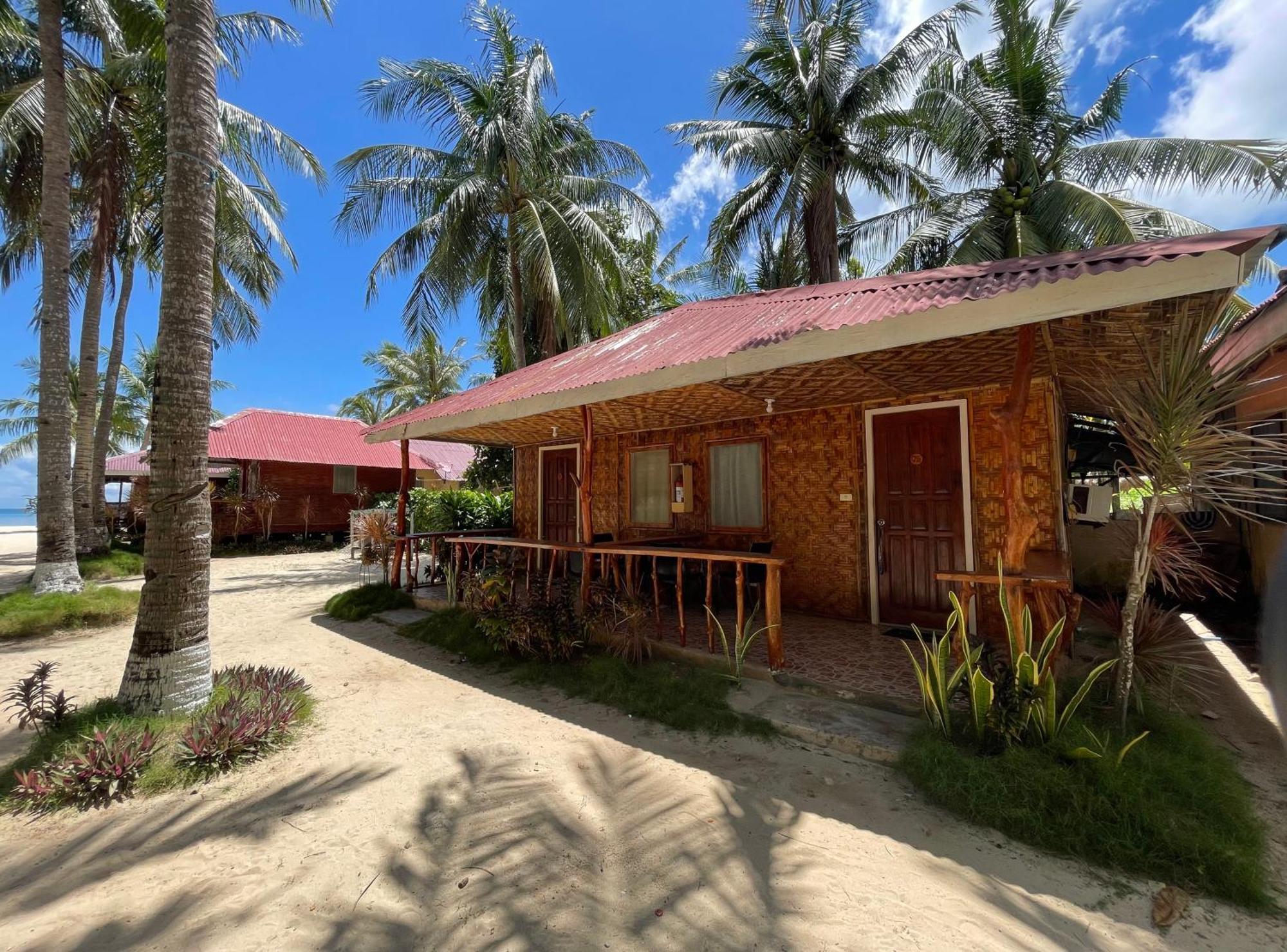 Beach Placid Resort Powered By Cocotel Ocoy エクステリア 写真