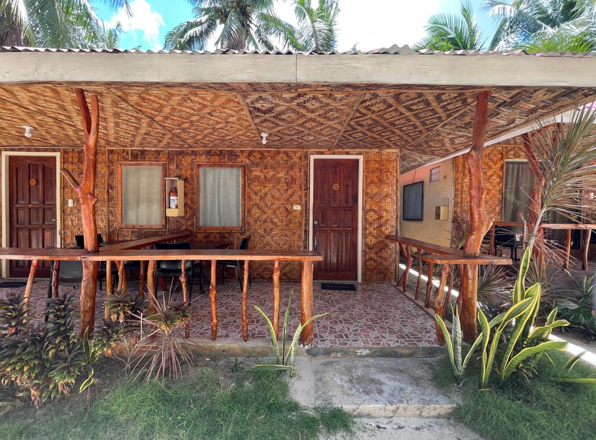Beach Placid Resort Powered By Cocotel Ocoy エクステリア 写真